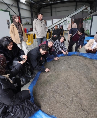 Ümraniye’den Orman Haftası’nda anlamlı etkinlik: Çocuklar tohum ekti