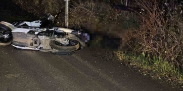 Kontrolden çıkan motosiklet devrildi: 1 ölü