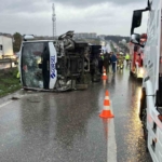 Büyükçekmece’de işçi servisi devrildi: 1 ölü, 9 yaralı