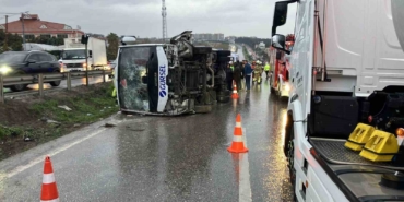 Büyükçekmece’de işçi servisi devrildi: 1 ölü, 9 yaralı