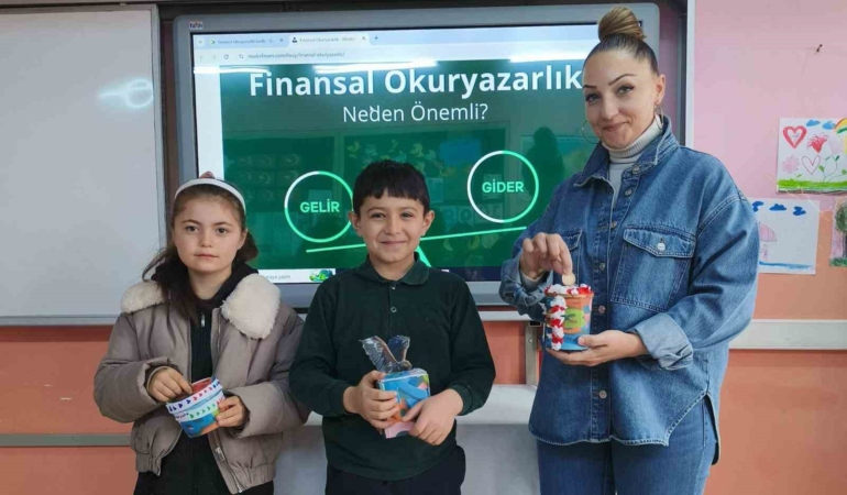Balıkesir’de öğrencilere ilk ders "Finansal Okuryazarlık"
