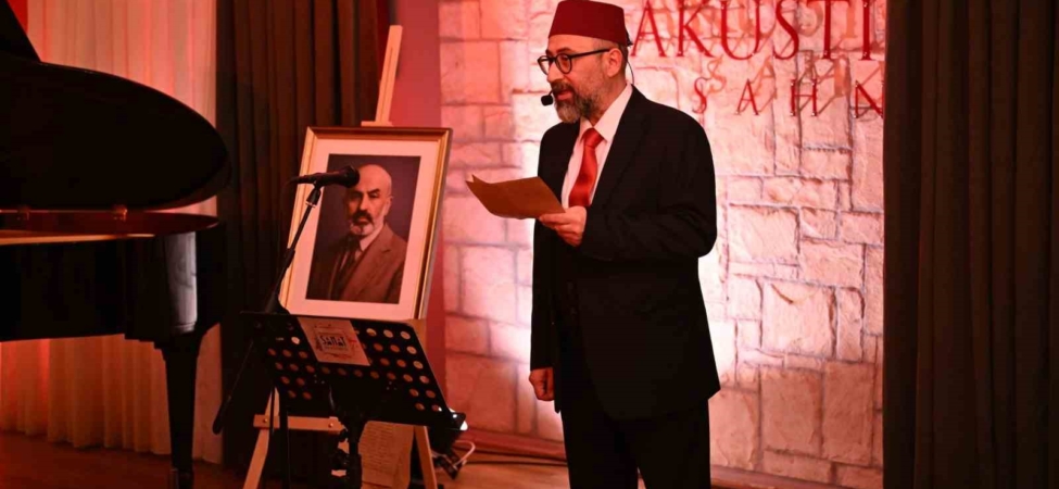 Gaziosmanpaşa’da İstiklal Marşı’nın kabulünün 105’inci yıl dönümünde Mehmet Akif Ersoy anıldı