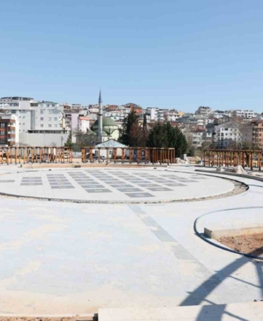 25 bin metrekarelik Çayırova Kent Meydanı projesinde sona yaklaşılıyor