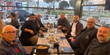 Burhaniye’de bağımsız meclis üyeleri basına iftar verdi
