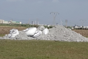 Muratlı’da mera alanına atık döküldü