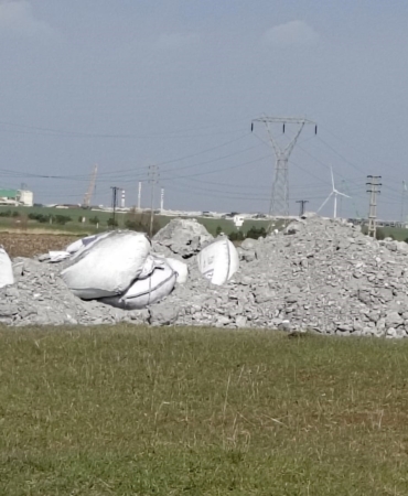 Muratlı’da mera alanına atık döküldü