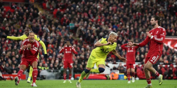 Liverpool, Tottenham’a son dakikada takıldı