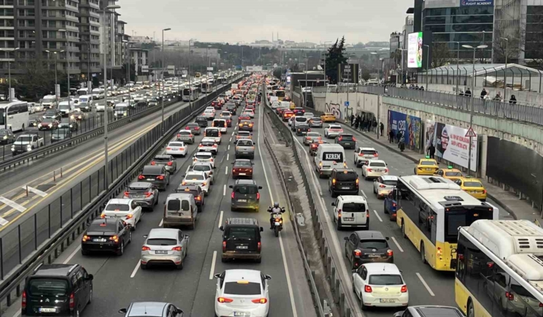 İstanbul’da akaryakıt zammı trafiğe yansımadı