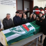 İstanbul’da silahlı saldırıda ölen genç futbolcu son yolculuğuna uğurlandı