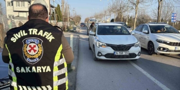 Emniyet şeridinde gidenler drona yakalandı: 10 dakikada 15 araca 300 bin lira ceza