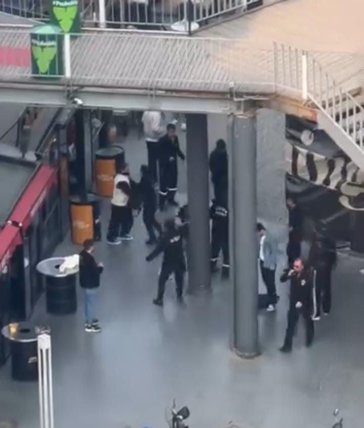 AVM’de iki grup arasında kavga: Güvenlik müdahale etti