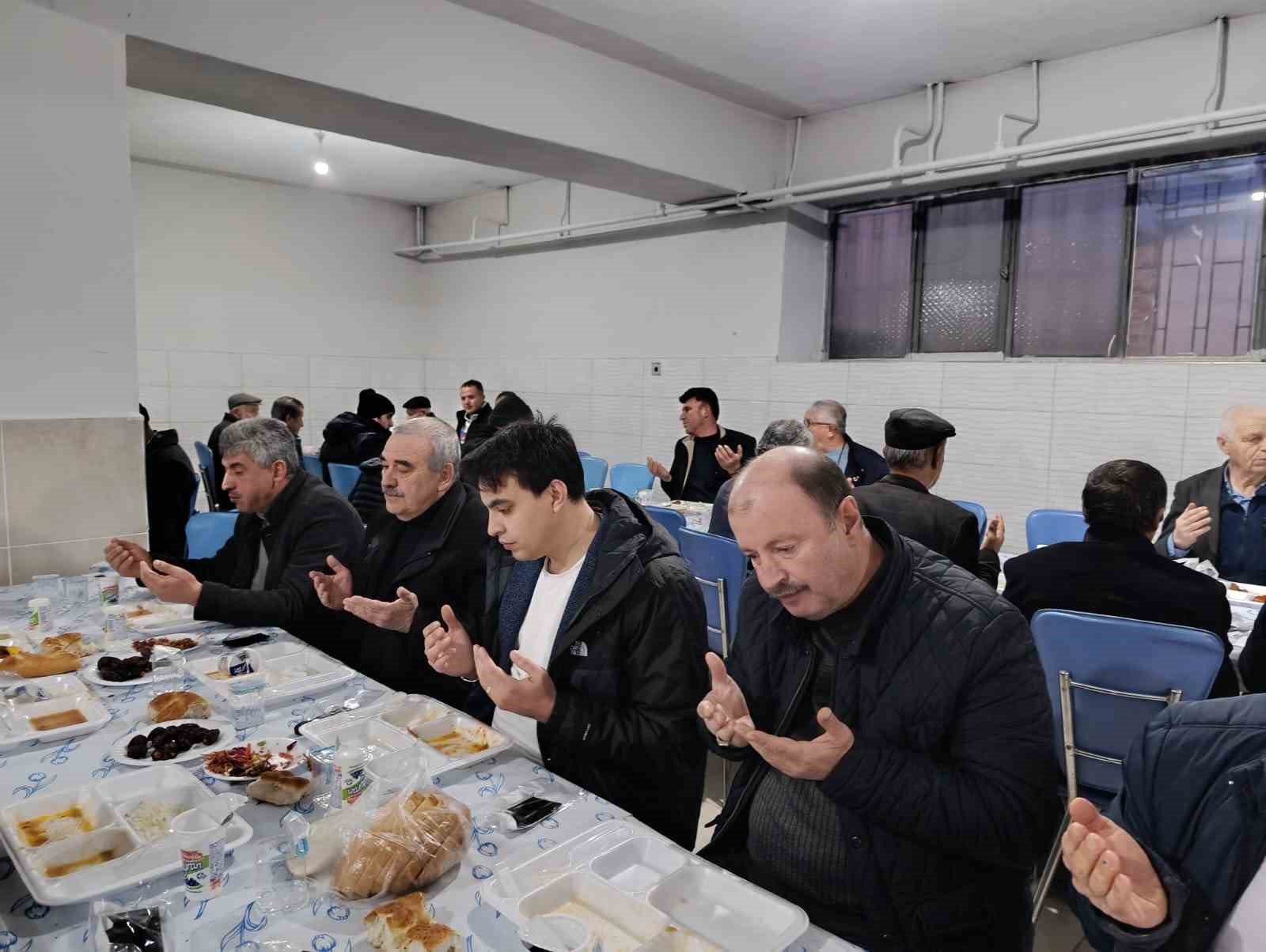 Bozcaarmut Köyü’nde gönülleri buluşturan iftar