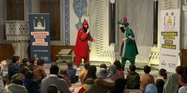 Gölcük’te çocuklar ramazan geleneklerini Karagöz ve Hacivat ile öğreniyor