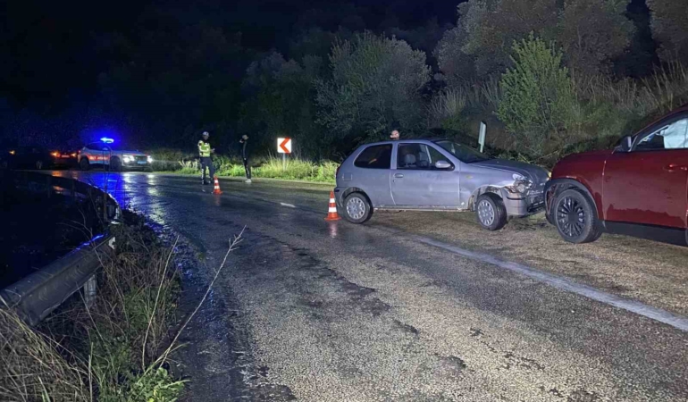 Bursa’da iki otomobil çarpıştı: 1 kişi yaralandı, 11 aylık bebek faciadan döndü