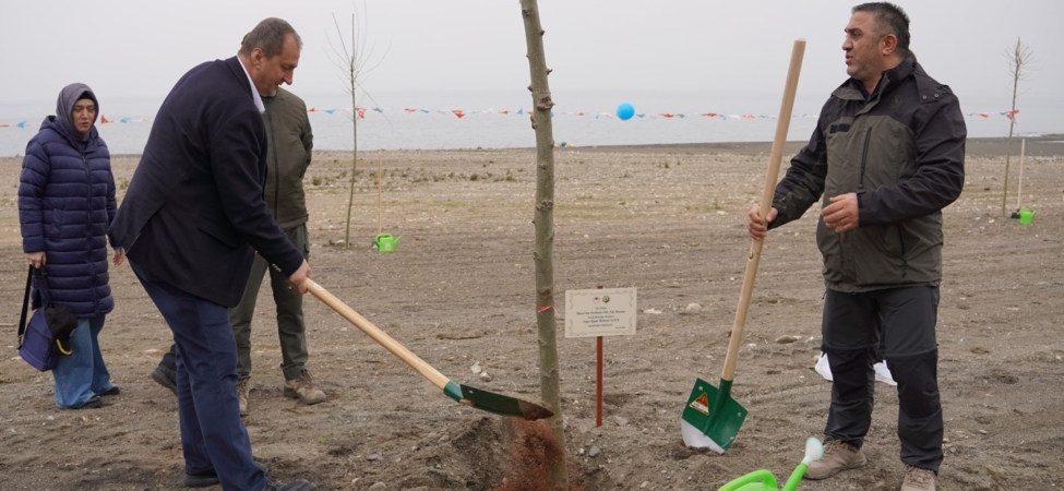 İznik’te fidanlar toprakla buluştu
