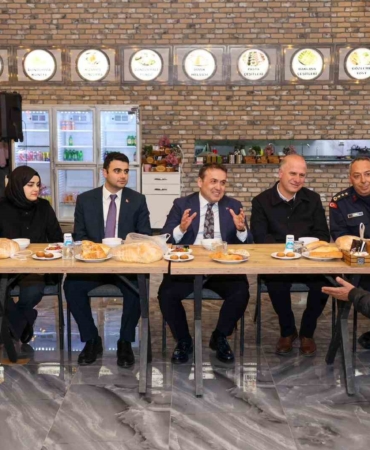 Vali Sözer, köy ve mahalle muhtarlarıyla iftar programında bir araya geldi