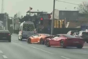 Bursa’da iki lüks otomobil trafik kurallarını hiçe saydı