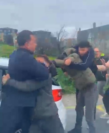 Silivri’de direksiyon sınavını geçemeyen sürücü, babası ile birlikte eğitmene saldırdı