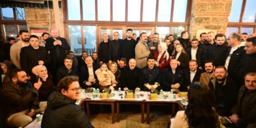 Tarihi Abdal Meydanı’nda binler sahur sofrasında buluştu: Varank’tan birlik mesajı