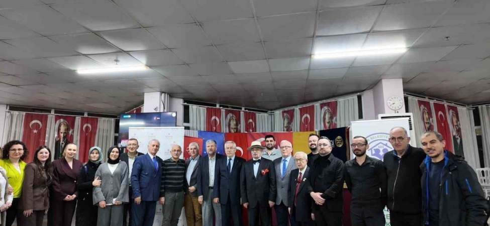 Sağlık çalışanları, huzur evi sakinleriyle iftarda