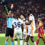 Başakşehir’de Festy Ebosele kırmızı kart gördü