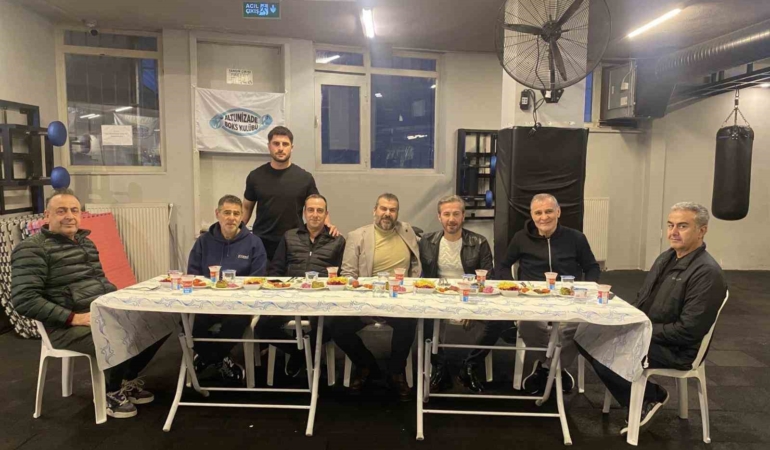 Altunizade Boks Kulübü, geleneksel iftar programında bir araya geldi