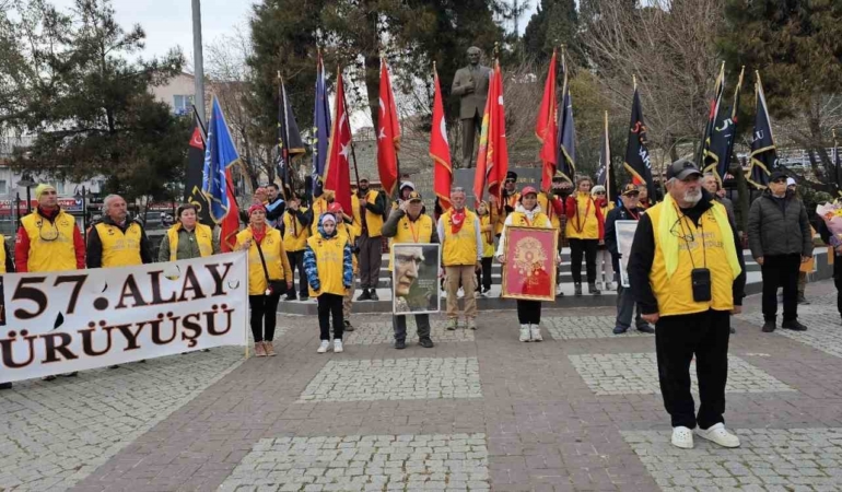 Tekirdağ’dan yola çıkan ’57’nci Alay’ korteji Gelibolu’ya ulaştı