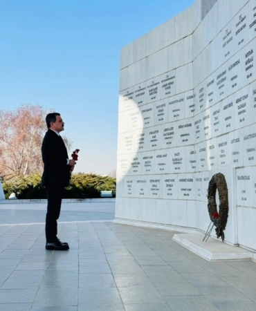 Devlet Büyükleri Anıt Mezarlığı’nda Anma Programı Gerçekleştirildi