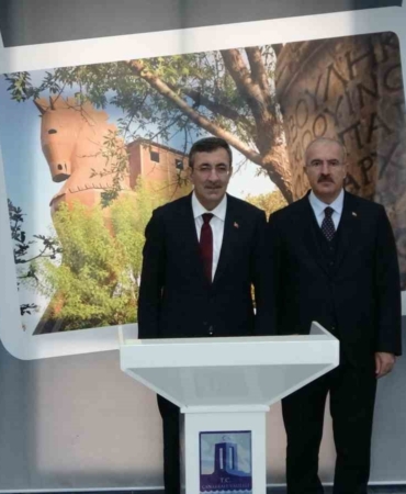 Cumhurbaşkanı Yardımcısı Cevdet Yılmaz, Çanakkale Valiliğini ziyaret etti