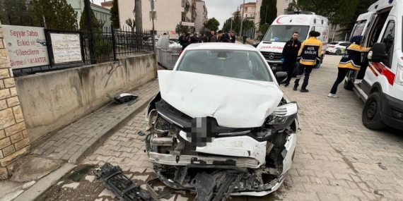 İnegöl’de otomobiller çarpıştı: 5 yaralı