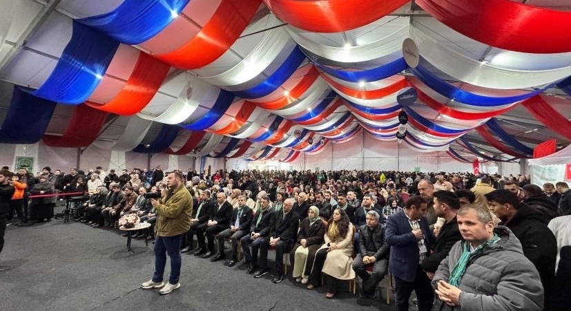 Arnavutköy’de hamsi ve horon coşkusu