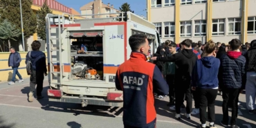 Okulda gerçeği aramayan deprem tatbikatı