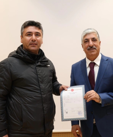 Dilovası’nda imar sorunu çözülen 423 vatandaşa tapuları dağıtıldı