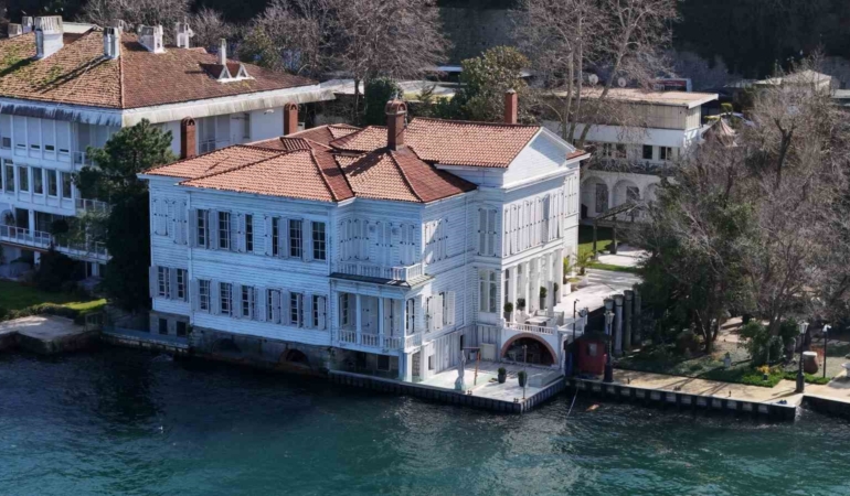 "Kurtlar Vadisi" ile hafızalara kazınan yalı satışta