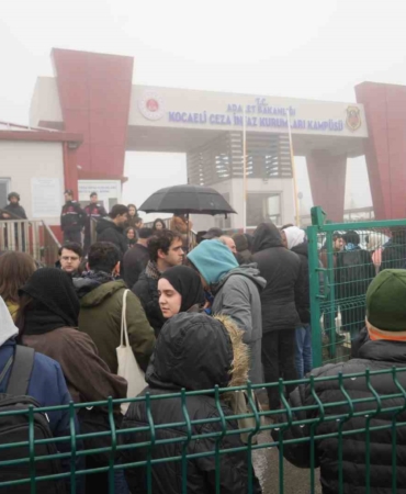 (Düzeltme) Kocaeli’de 7 kişinin öldüğü fabrika yangını davası başladı