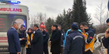 Yalova’da servis midibüsü kaza yaptı: 1 ölü, 20 yaralı