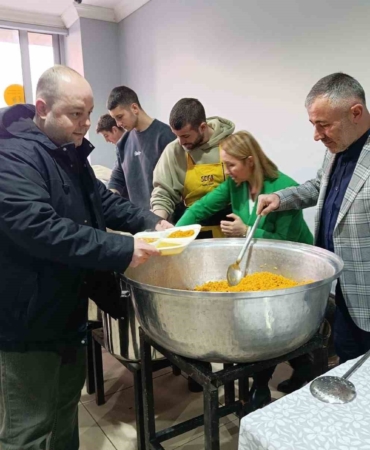 AK Parti Pazaryeri teşkilatı iftarda buluştu