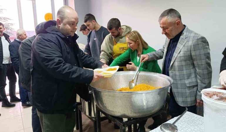 AK Parti Pazaryeri teşkilatı iftarda buluştu