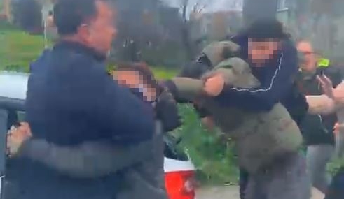 Silivri’de direksiyon sınavında komisyon üyesine saldıran baba ile oğlu yakalandı