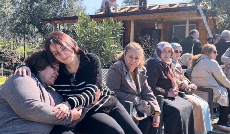 Bayram arifesinde evlerine yıkım ekibi gelince belediye başkanına beddua yağdırdı: "Sana verdiğimiz oylar haram olsun"
