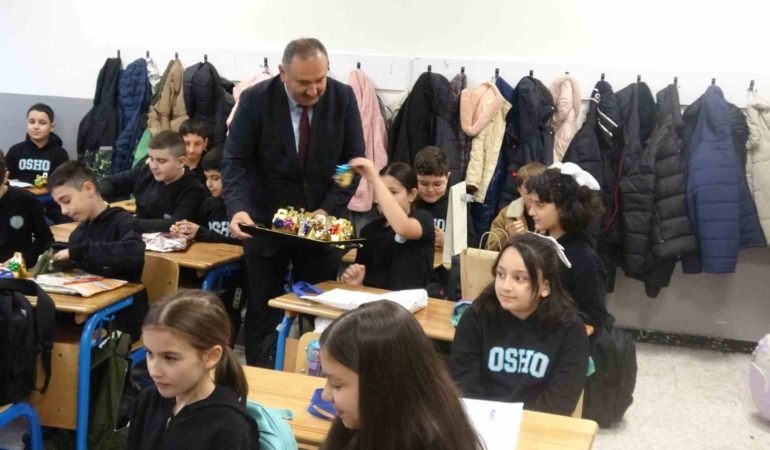 Pendik’te ara tatil sonrası ilk ders zili bayram coşkusuyla çaldı