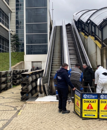 Yürüyen merdiven ve asansörlerde periyodik bakım sürüyor