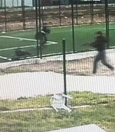 Çocuk parkında silahlı dehşet: Ateş açarak koştu