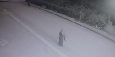 Bursa’da kapkaç anı kamerada 18 suç kaydı bulunan zanlı tutuklandı