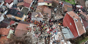 Fatih’te çöken binada 1 kişi daha kurtarıldı