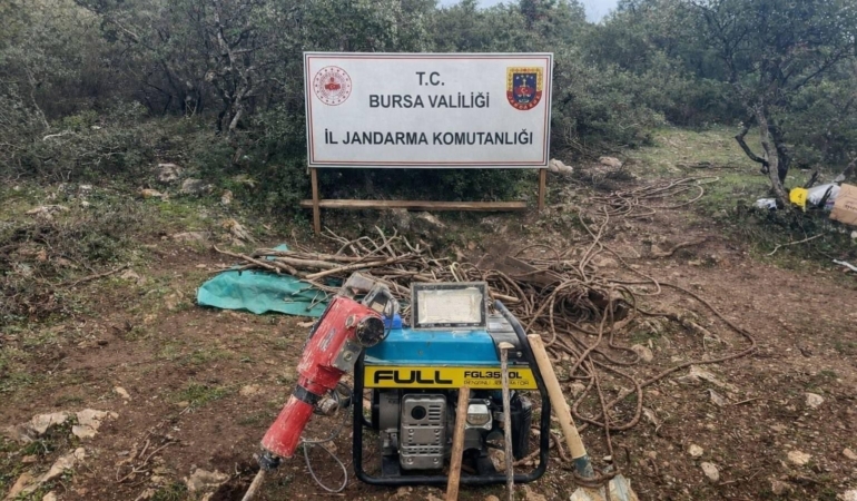 Bursa’da Jandarma 35 metrelik kaçak tüneli ortaya çıkardı