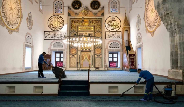Yıldırım’da camilere bayram temizliği