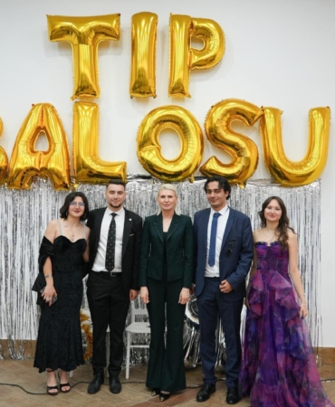 Başkan Subaşı Tıp Fakültesi öğrencilerinin balosuna katıldı