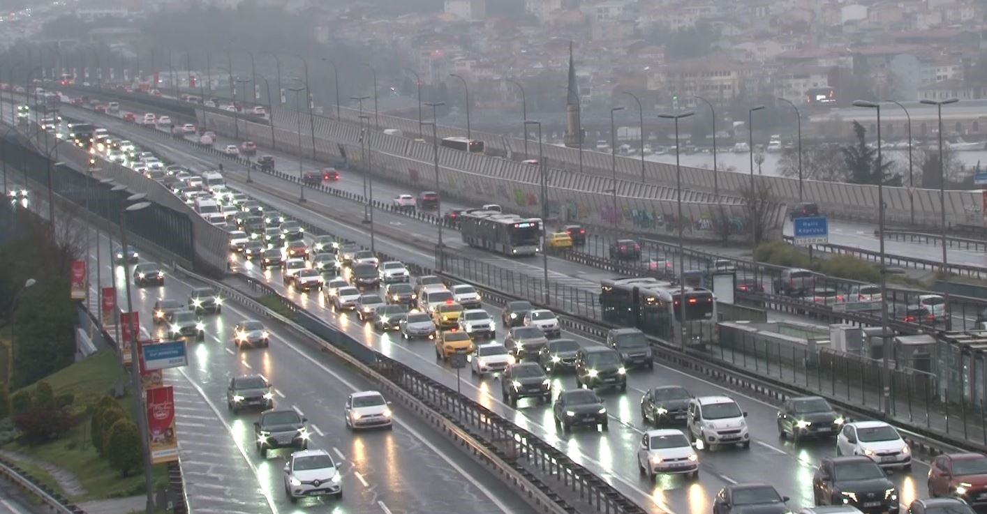 İstanbul’da trafik yoğunluğu yüzde 60’a ulaştı