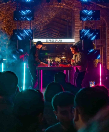 Tonic Walter, Espressolab Roastery’de sahne aldı